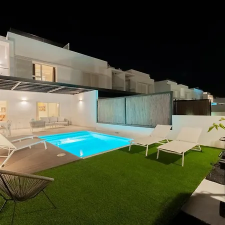 Desi Relaxing With Private Pool Villa Playa Blanca (Lanzarote)