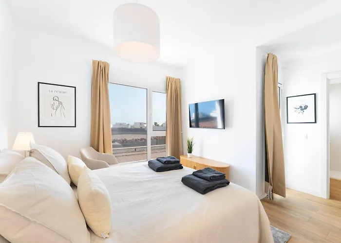 Desi Relaxing With Private Pool *