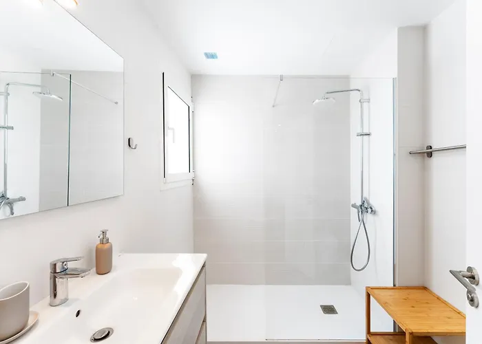 Desi Relaxing With Private Pool *